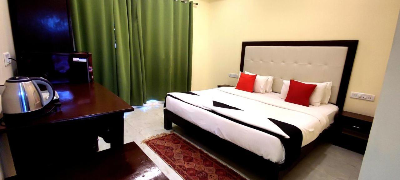 Royal Tulip Beach Cottages Hotel Arambol