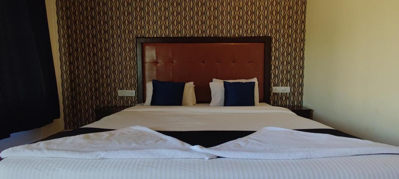 Royal Tulip Beach Cottages Hotel Arambol